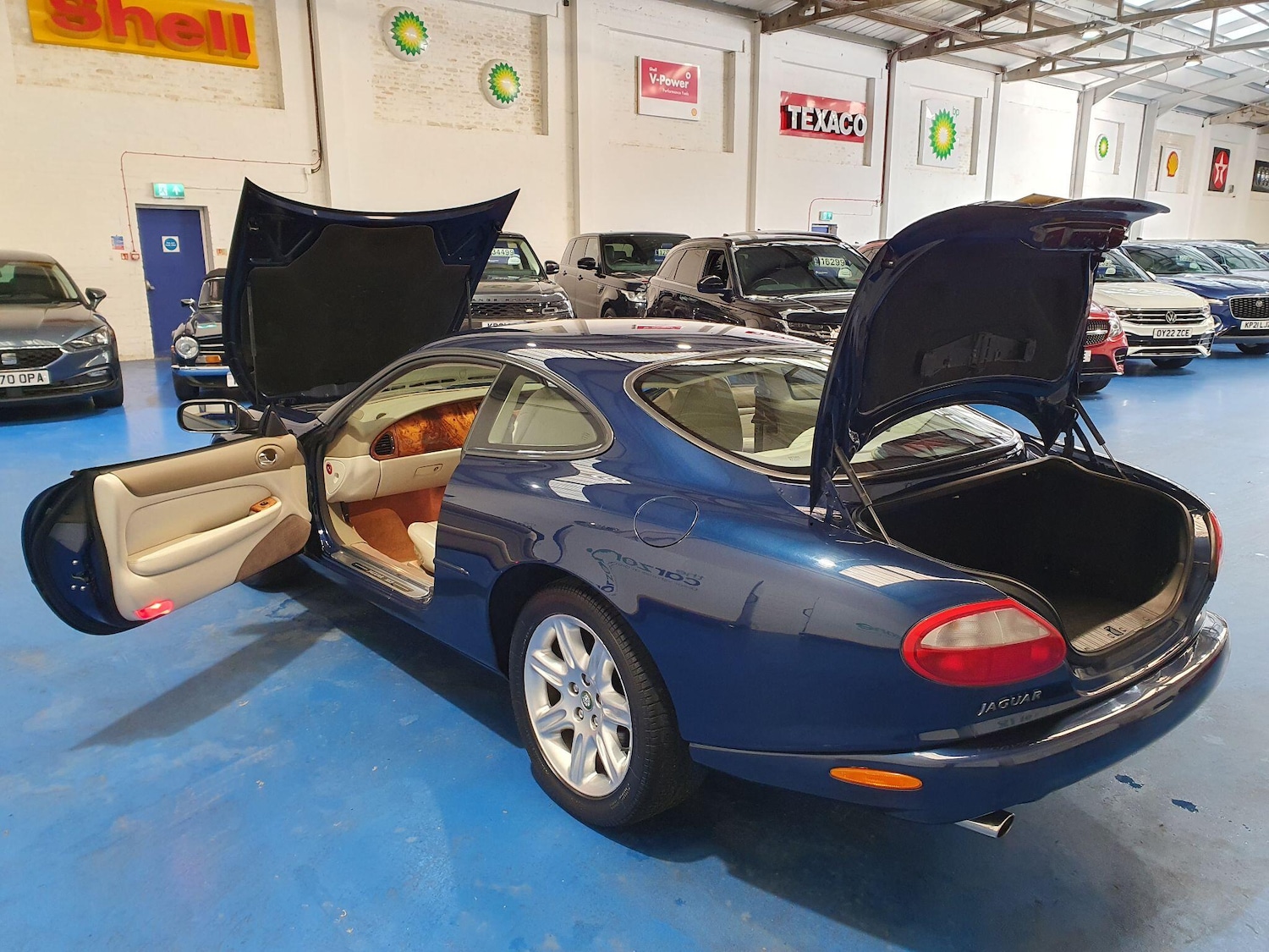 Used Jaguar XK8 1999 for sale - 77351579: Photo 9