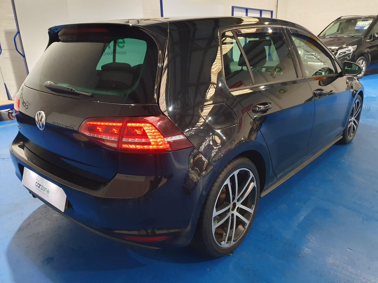 Used Volkswagen Golf 2014 for sale - 76898998: Photo 3