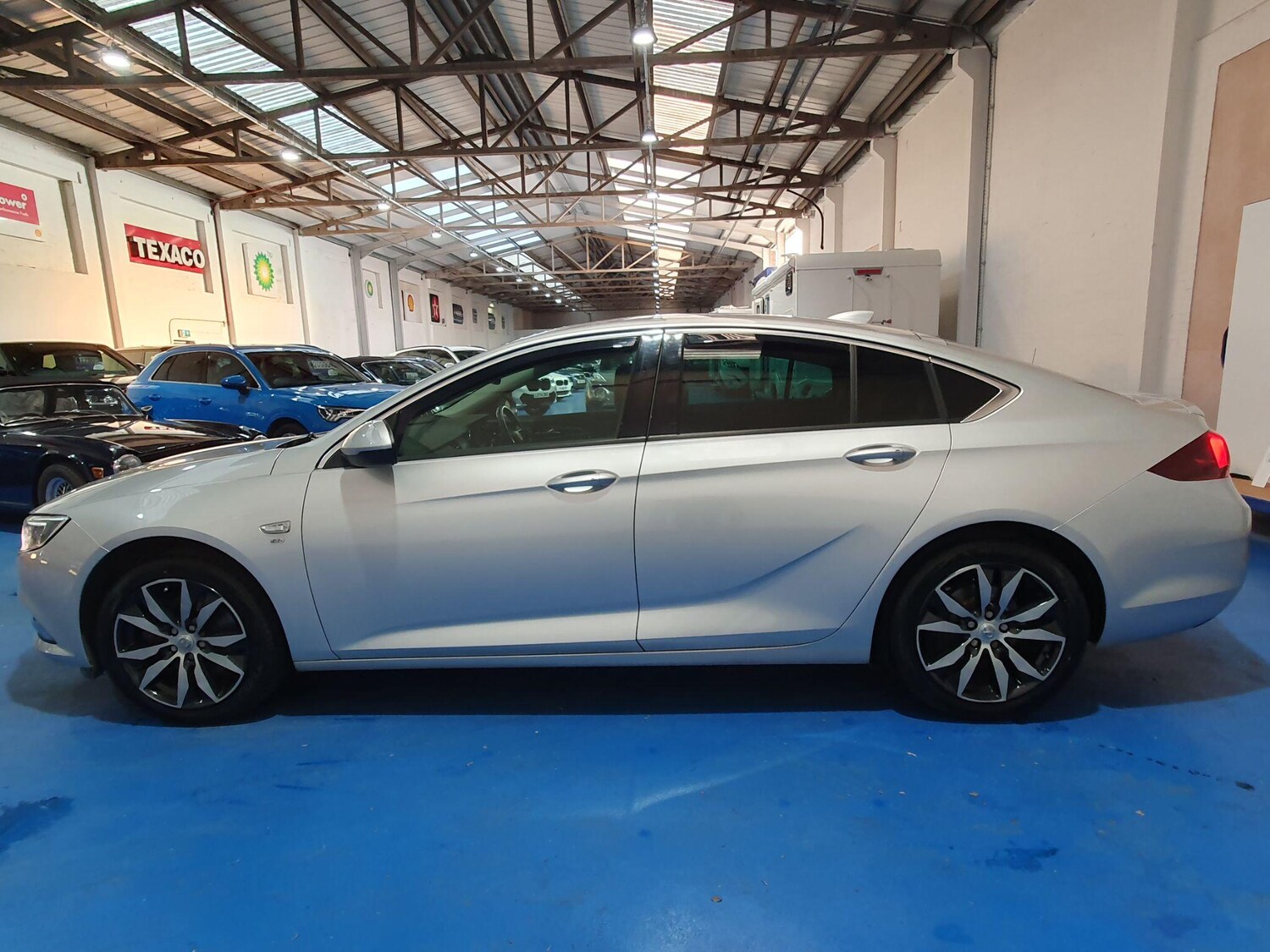 Used Vauxhall Insignia 2017 for sale - 77202428: Photo 6