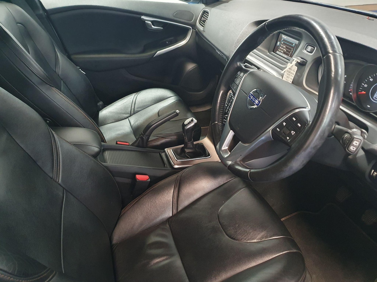 Used Volvo V40 2015 for sale - 76584148: Photo 11