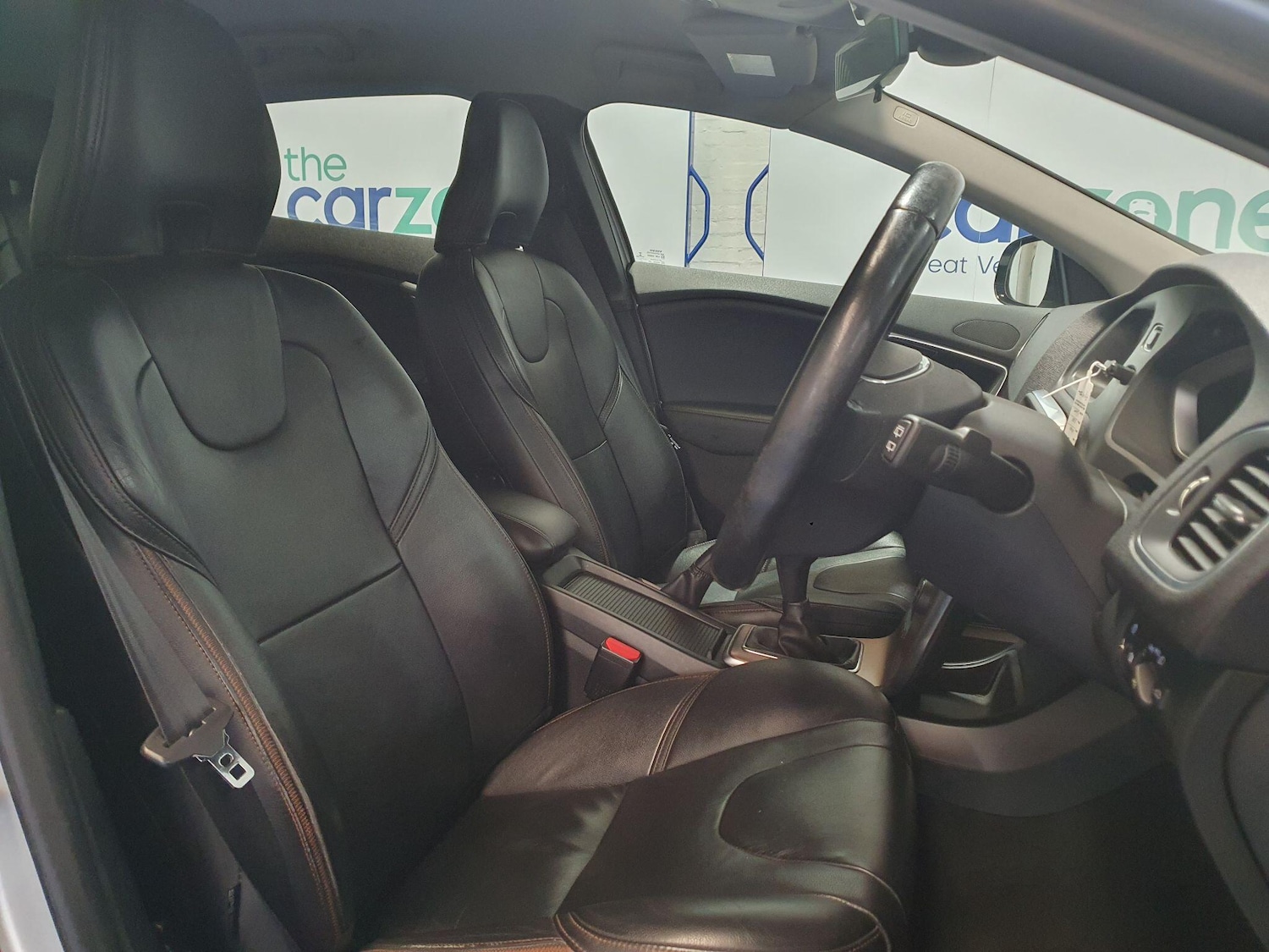 Used Volvo V40 2015 for sale - 76584148: Photo 12