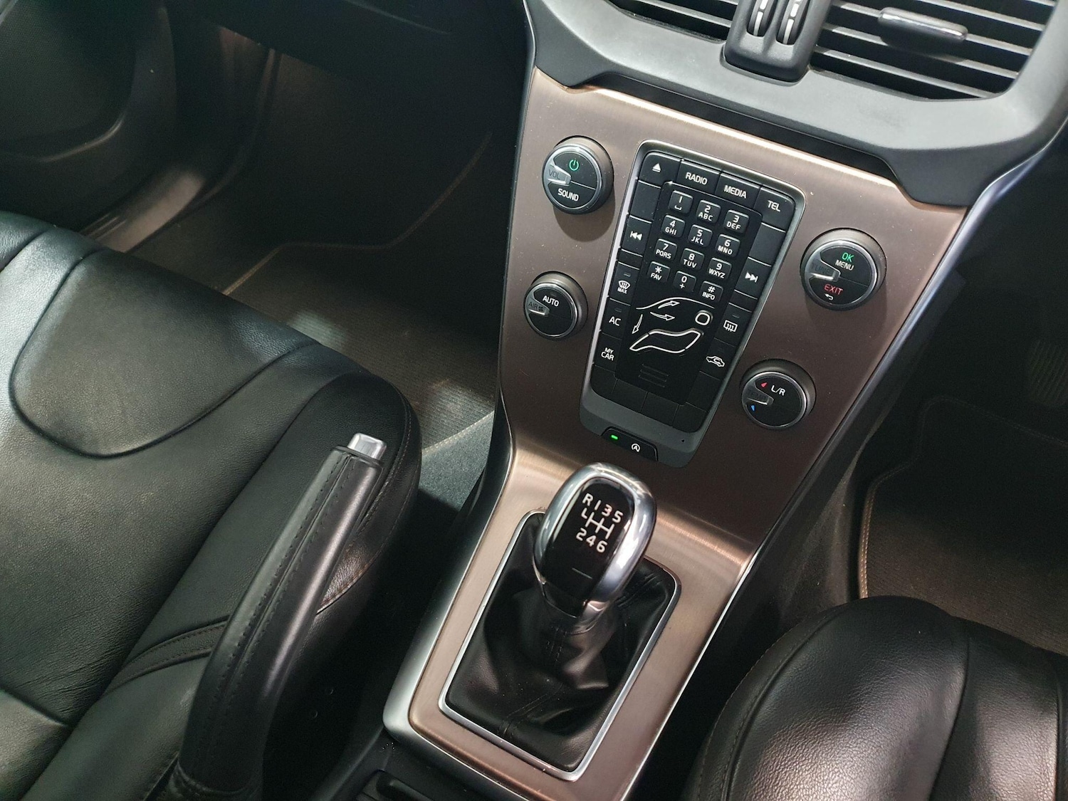 Used Volvo V40 2015 for sale - 76584148: Photo 14