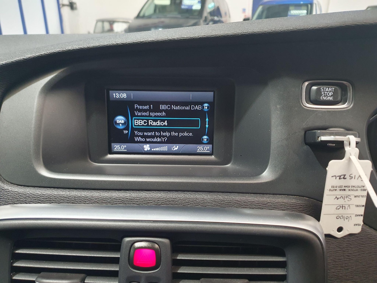 Used Volvo V40 2015 for sale - 76584148: Photo 16