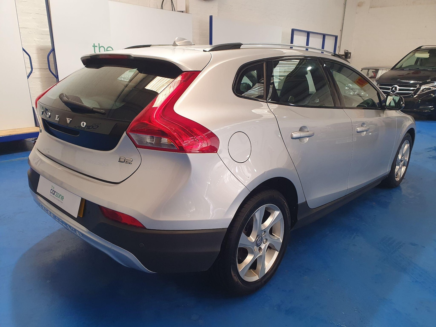 Used Volvo V40 2015 for sale - 76584148: Photo 3