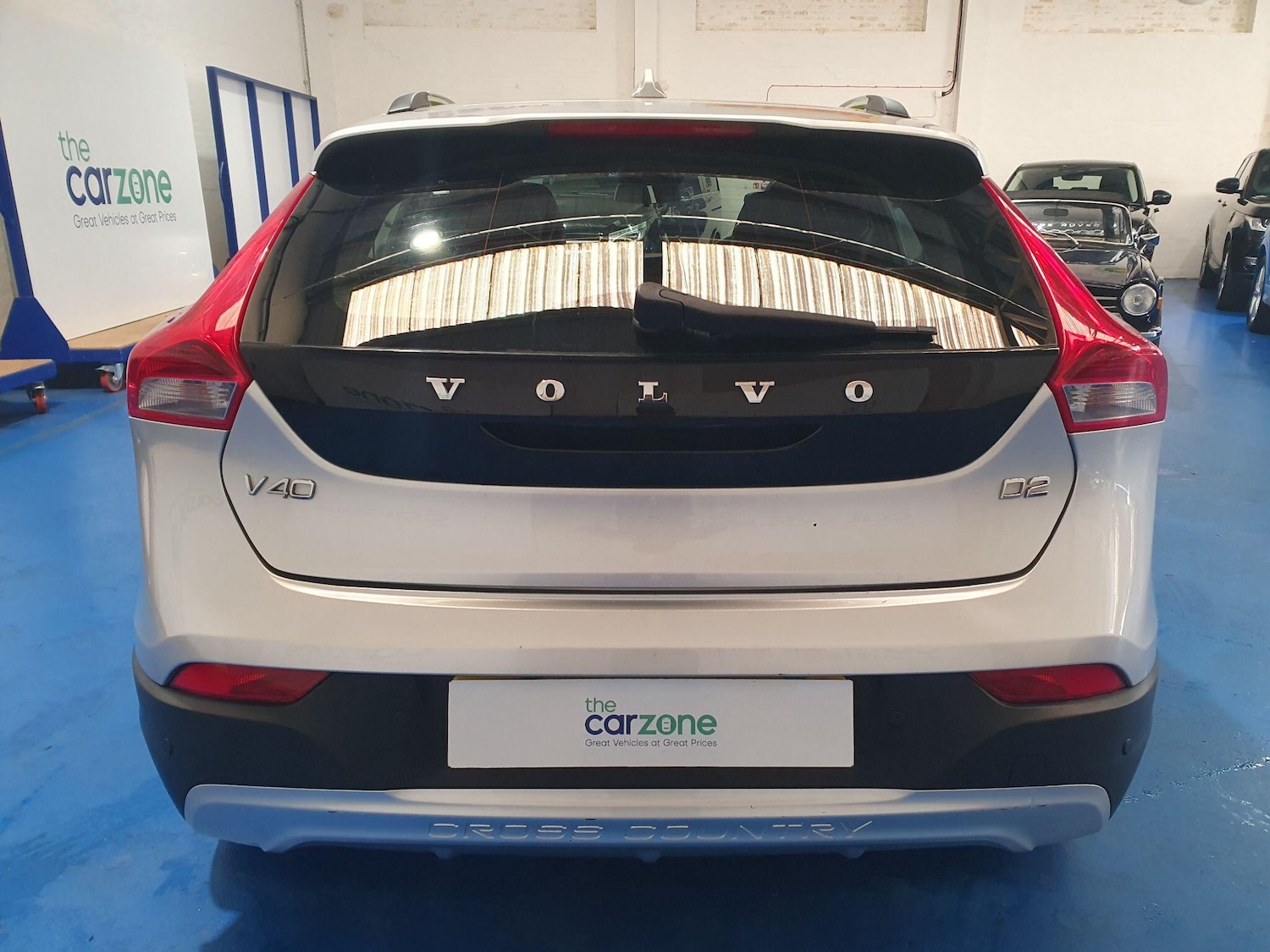 Used Volvo V40 2015 for sale - 76584148: Photo 4