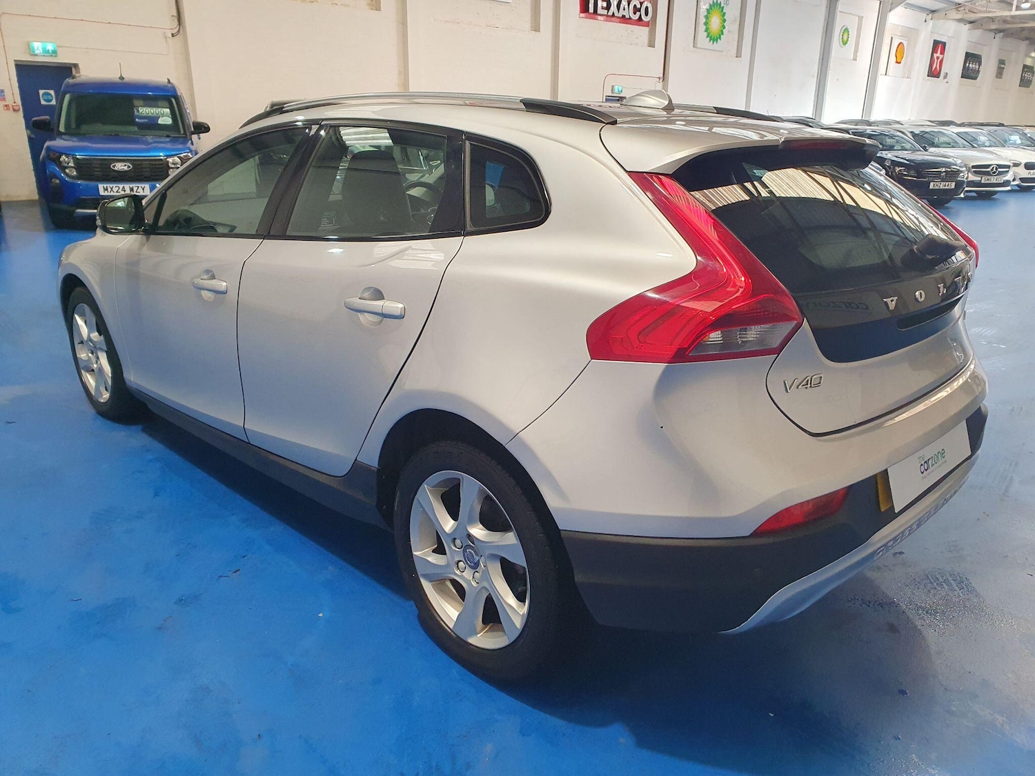Used Volvo V40 2015 for sale - 76584148: Photo 7