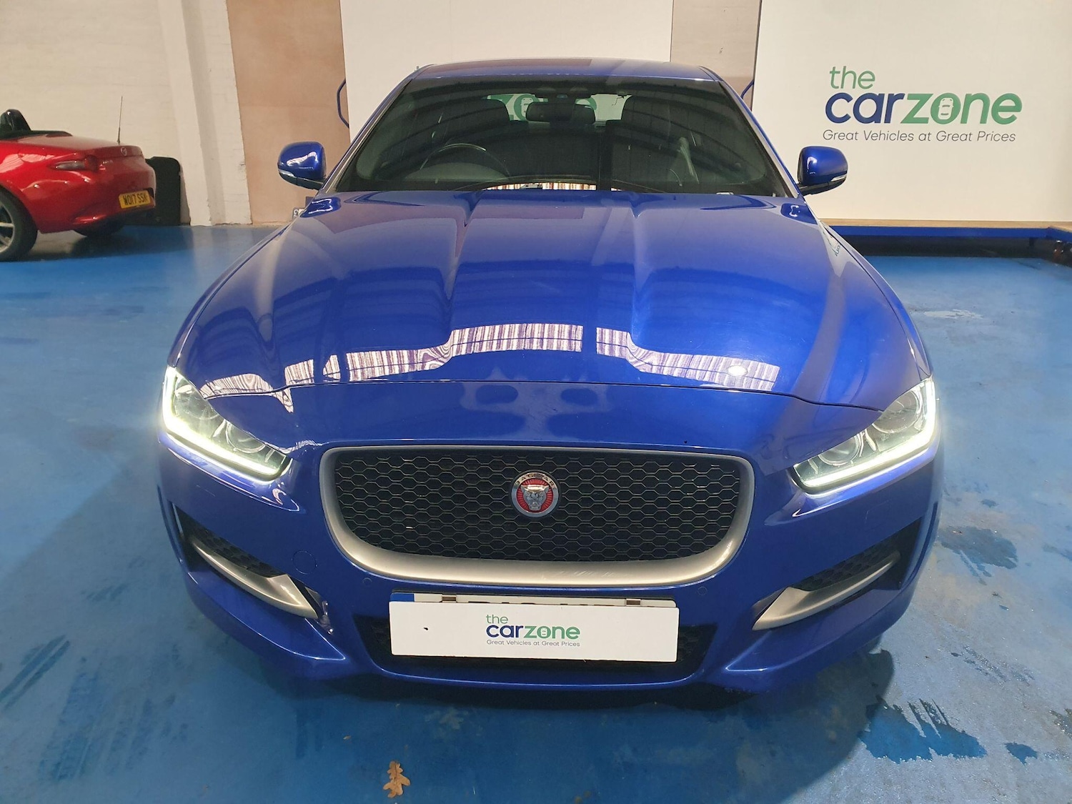 Used Jaguar XE 2018 for sale - 78035125: Photo 8