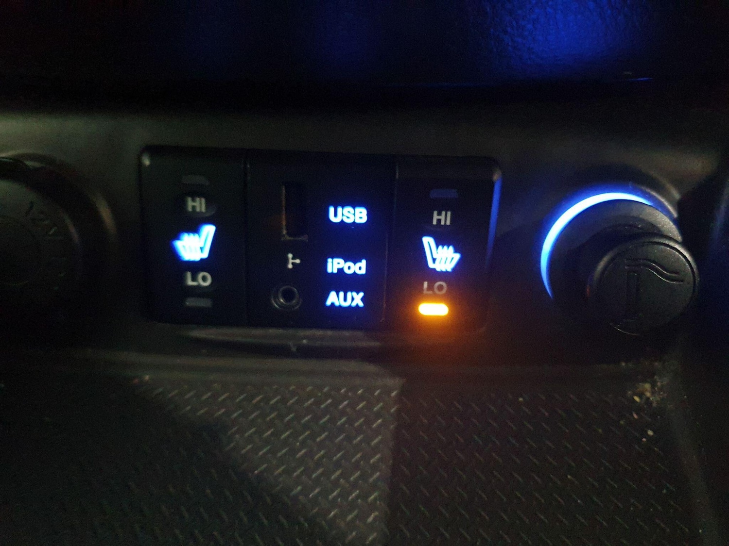 Used Hyundai Santa Fe 2010 for sale - 77255271: Photo 12