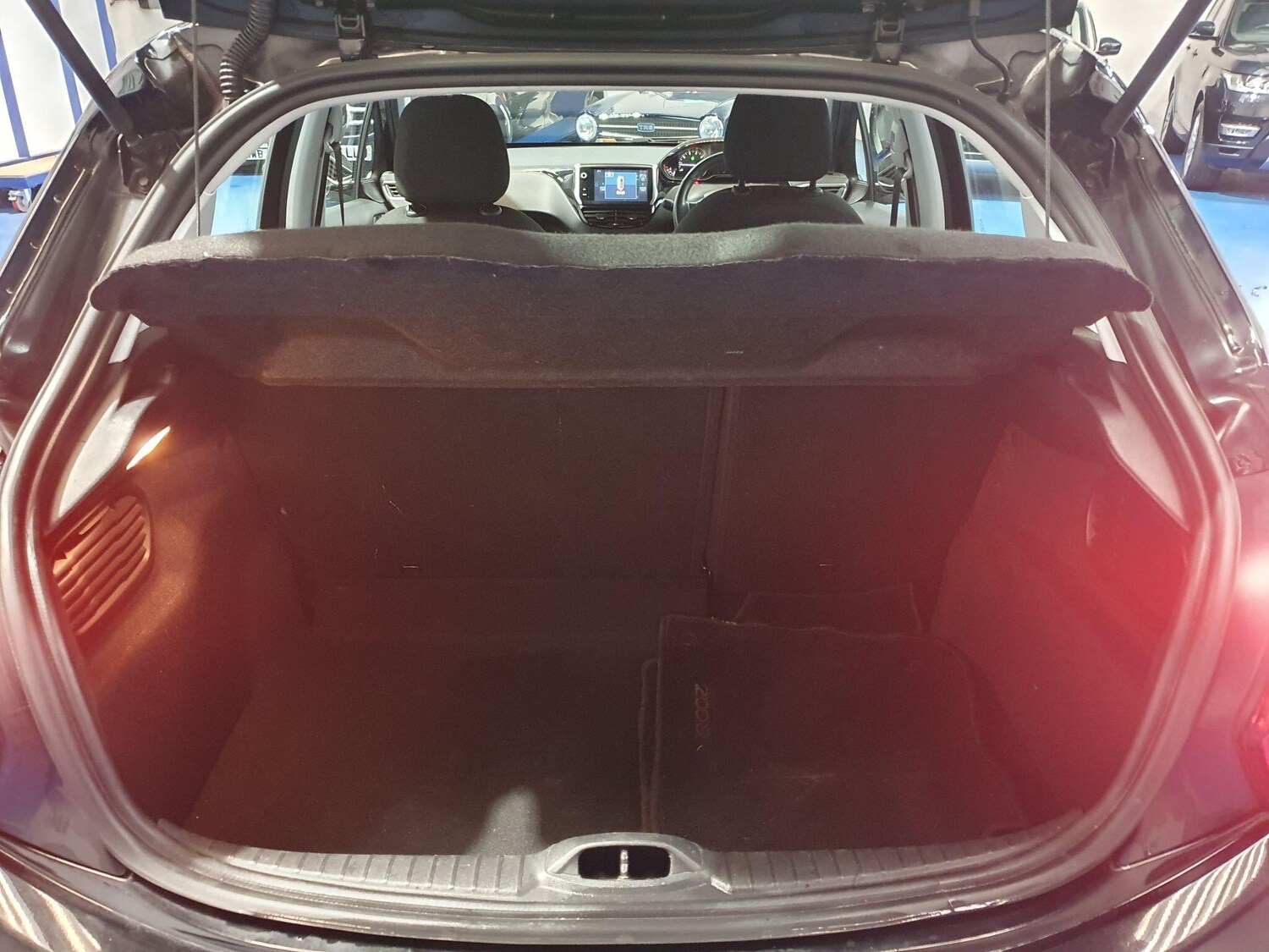 Used Peugeot 208 2016 for sale - 76823705: Photo 14