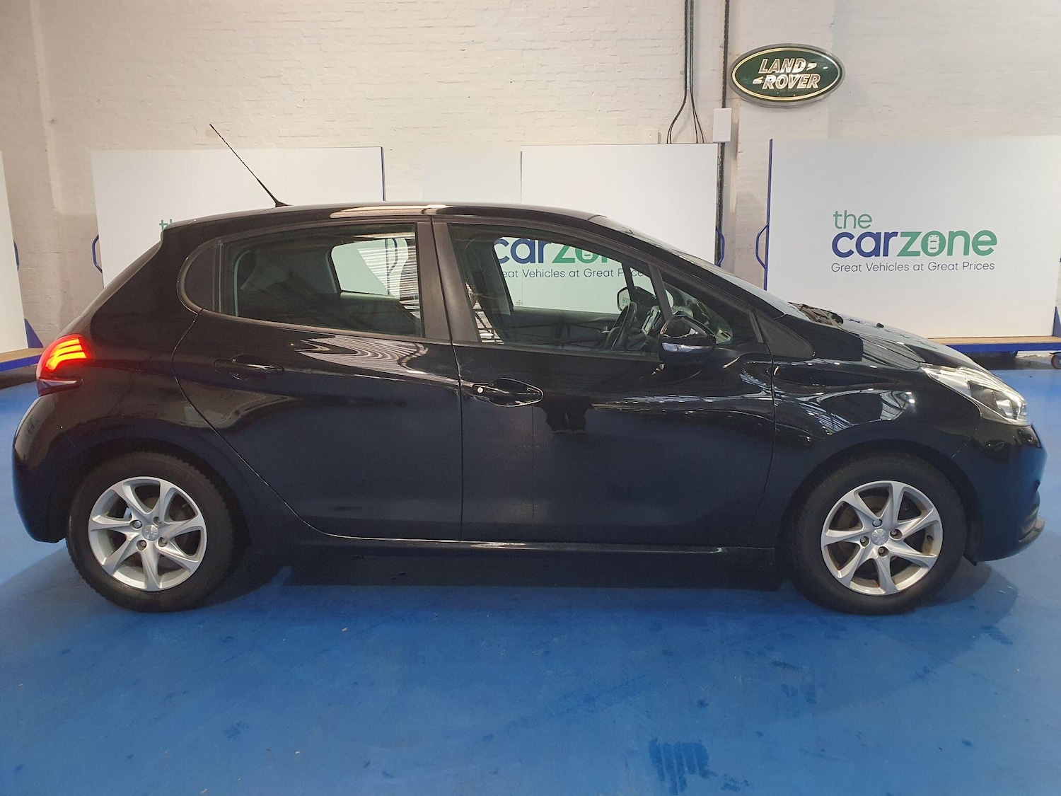 Used Peugeot 208 2016 for sale - 76823705: Photo 2