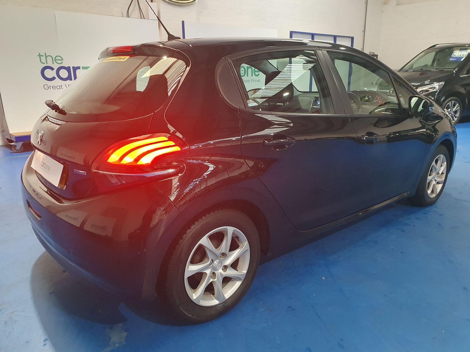 Used Peugeot 208 2016 for sale - 76823705: Photo 3