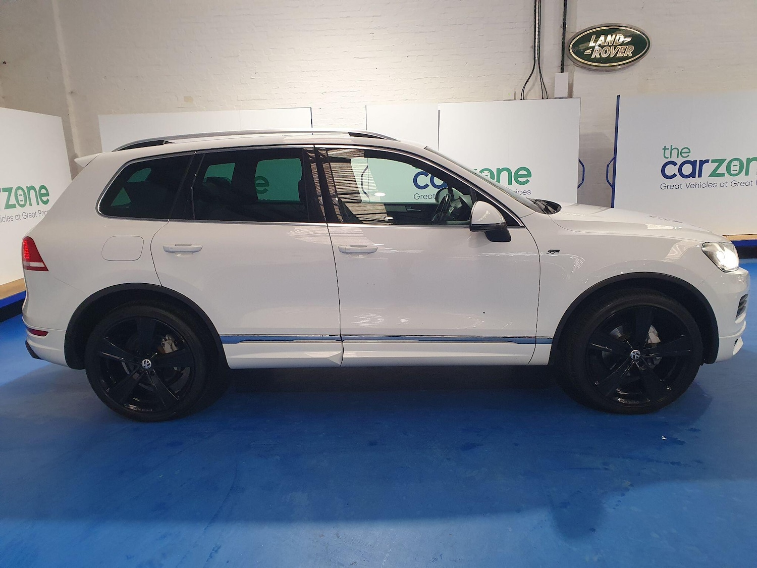 Used Volkswagen Touareg for sale - 77538550: Photo 2