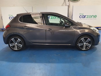 Used Peugeot 208 2019 for sale - 76227534: Photo 2