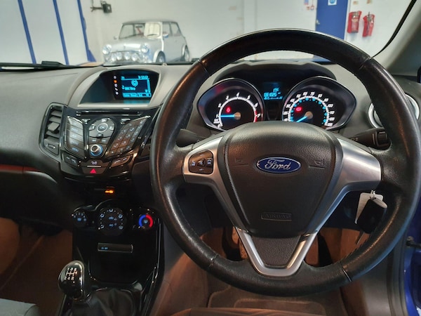 Used Ford Fiesta 2015 for sale - 76042386: Photo 10