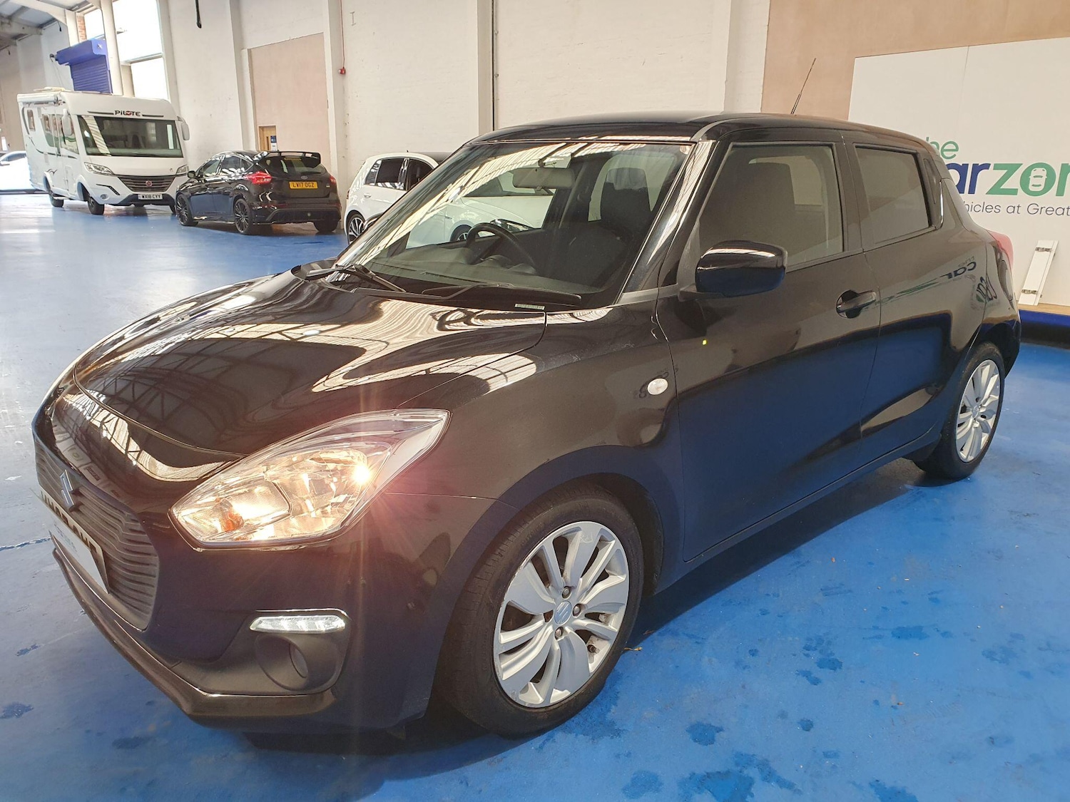 Used Suzuki Swift 2017 for sale - 76359855: Photo 7