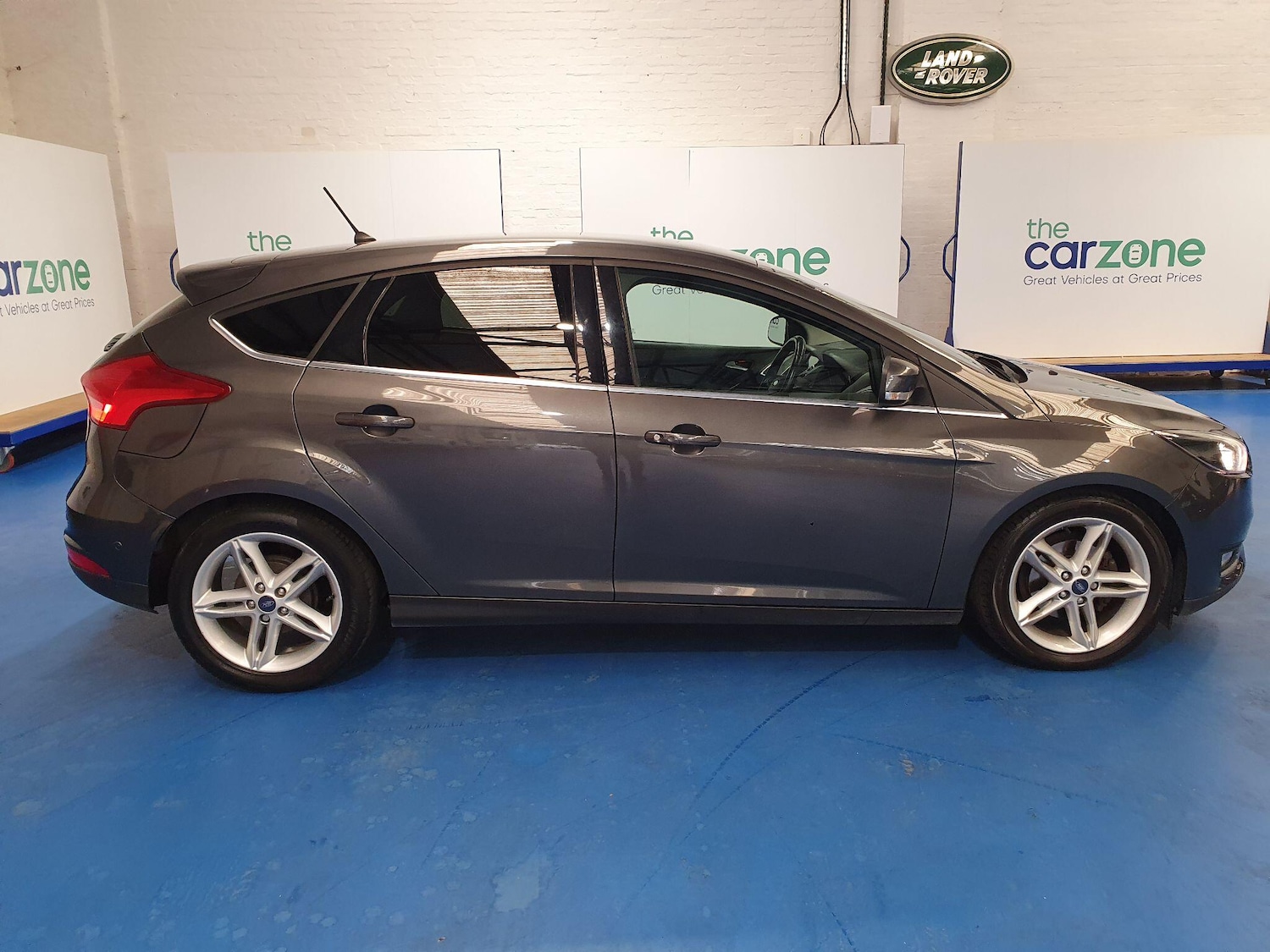 Used Ford Focus 2017 for sale - 78034032: Photo 2