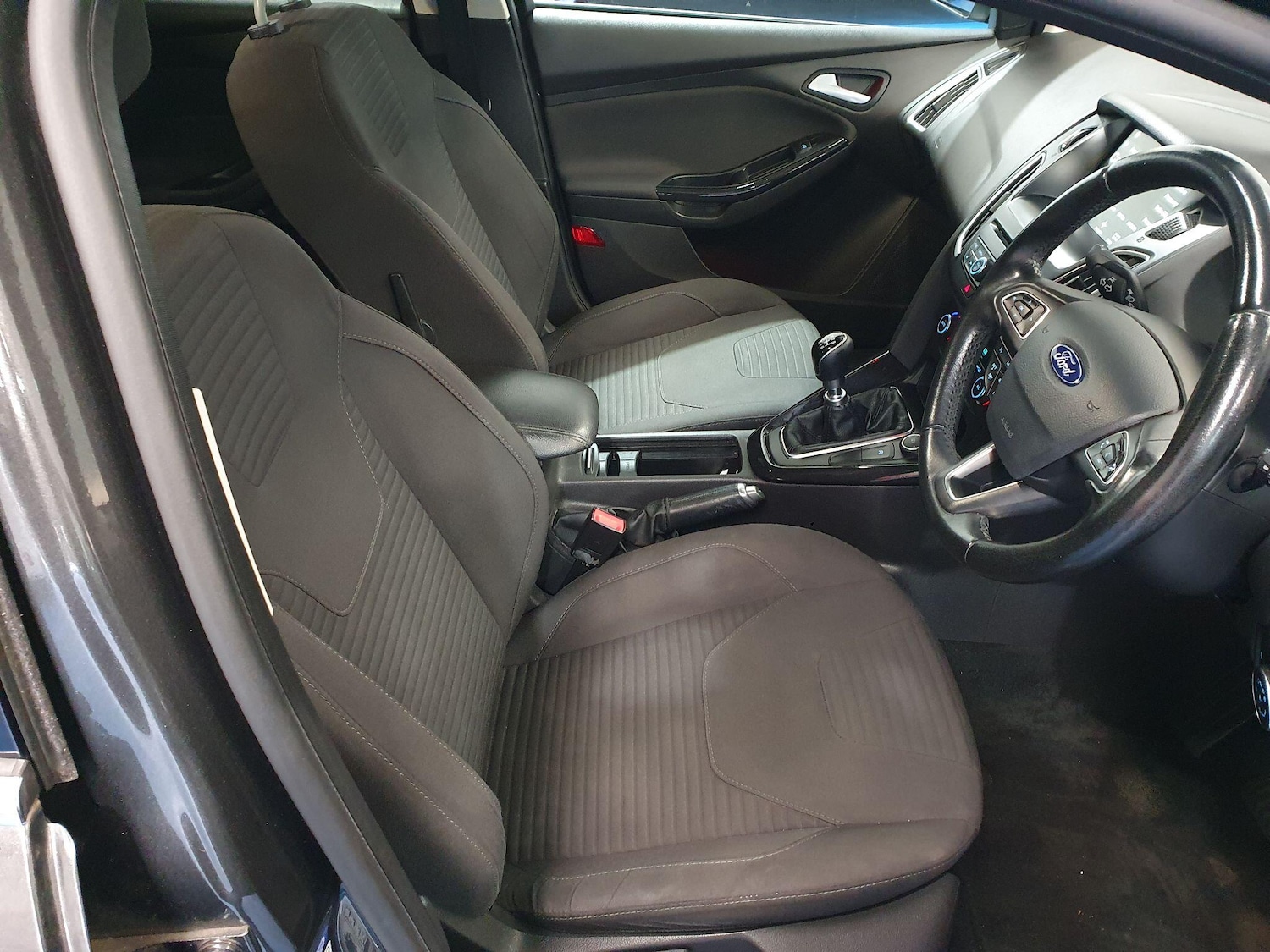 Used Ford Focus 2017 for sale - 78034032: Photo 9