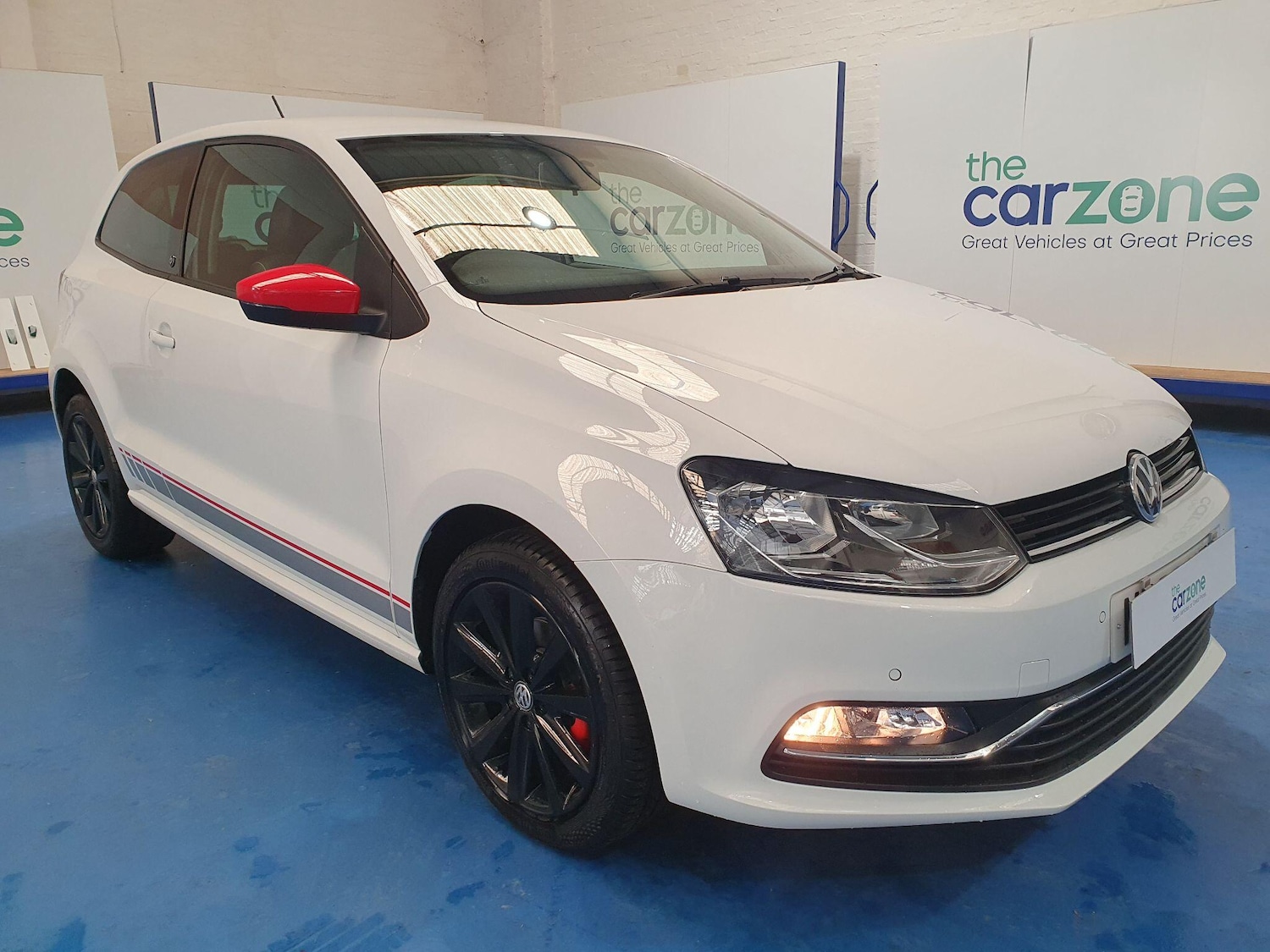 Used Volkswagen Polo 2016 for sale - 76399191: Photo 1