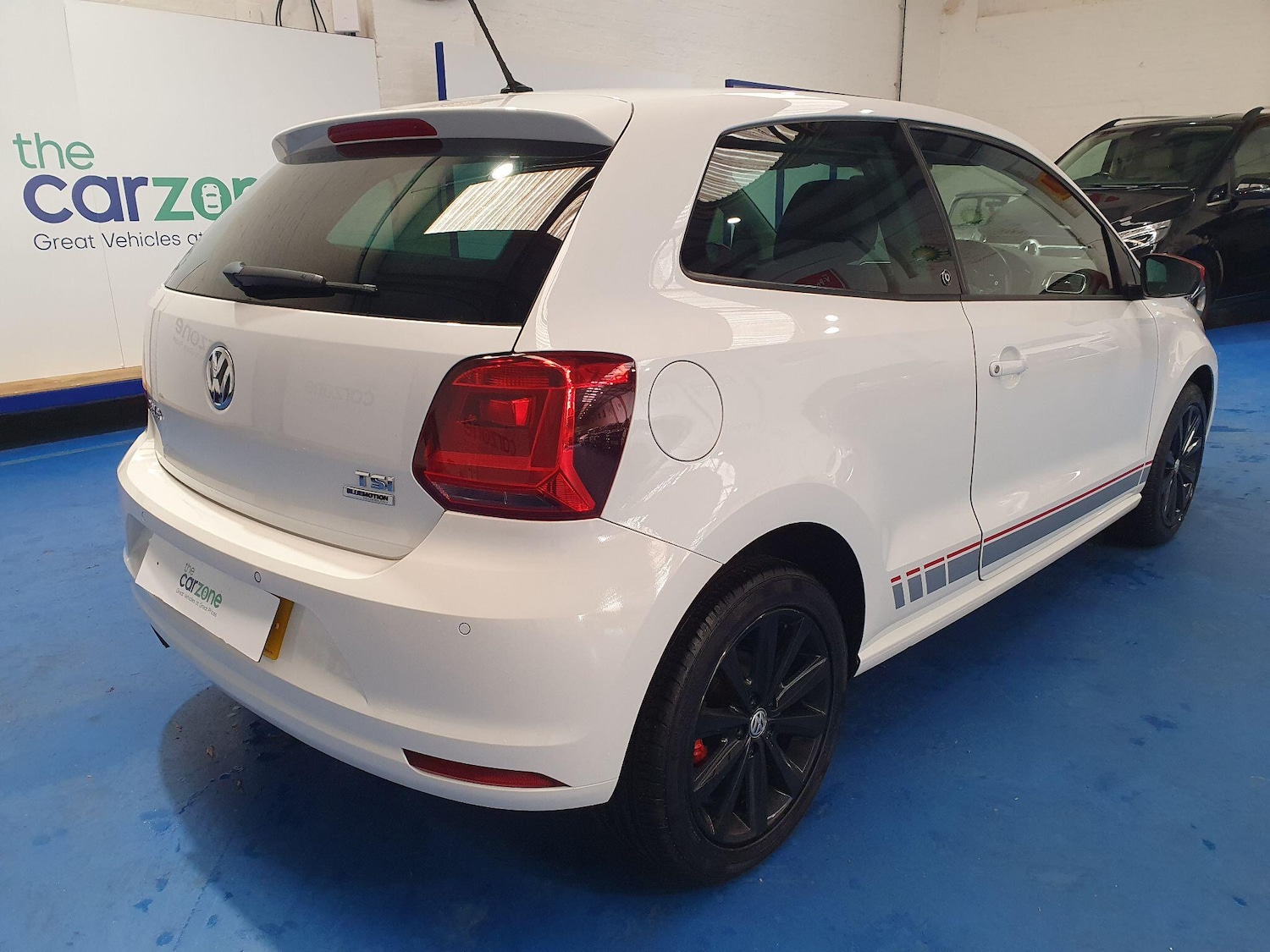 Used Volkswagen Polo 2016 for sale - 76399191: Photo 3