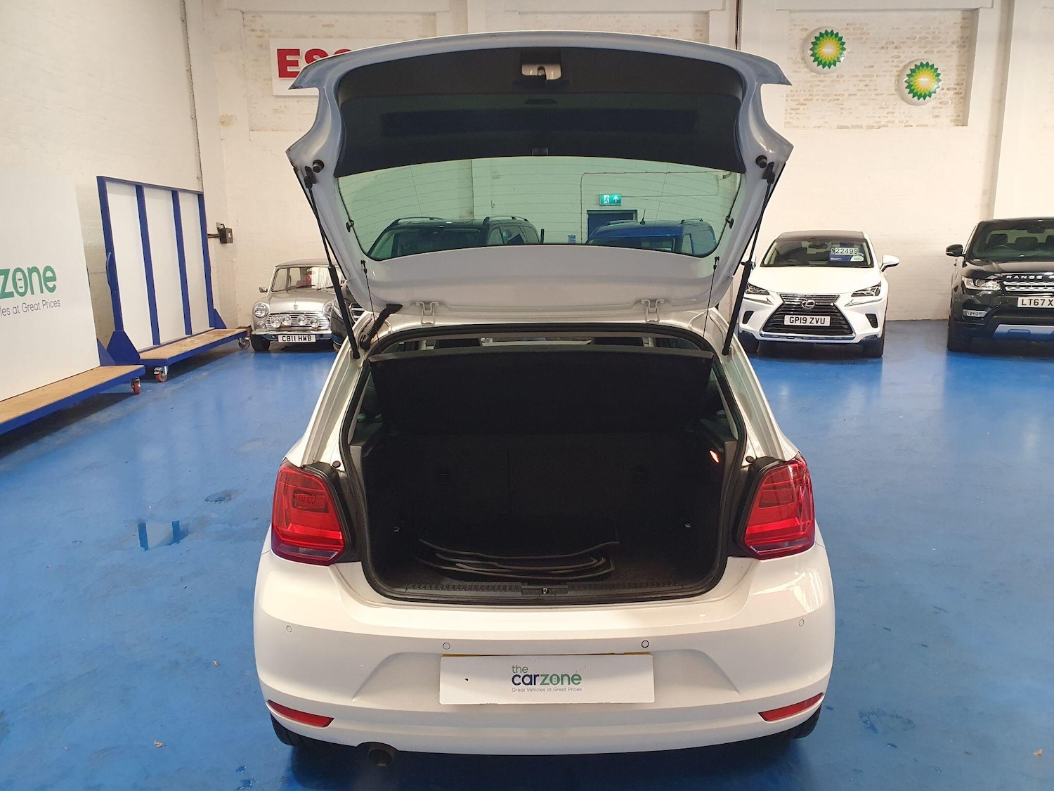 Used Volkswagen Polo 2016 for sale - 76399191: Photo 5