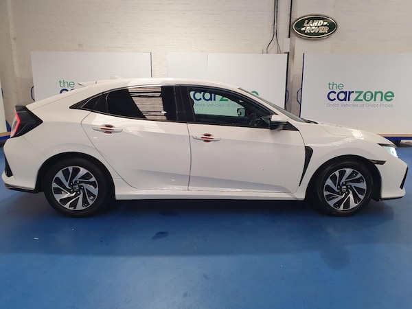 Used Honda Civic 2017 for sale - 76002505: Photo 2