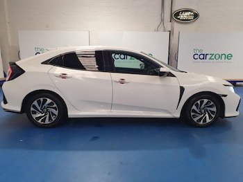 Used Honda Civic 2017 for sale - 76002505: Photo 2