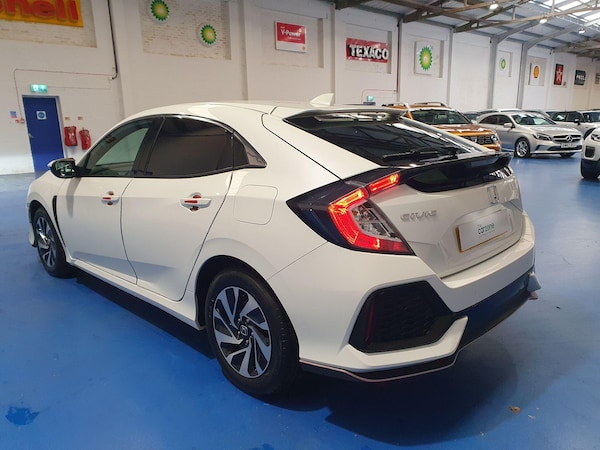 Used Honda Civic 2017 for sale - 76002505: Photo 5