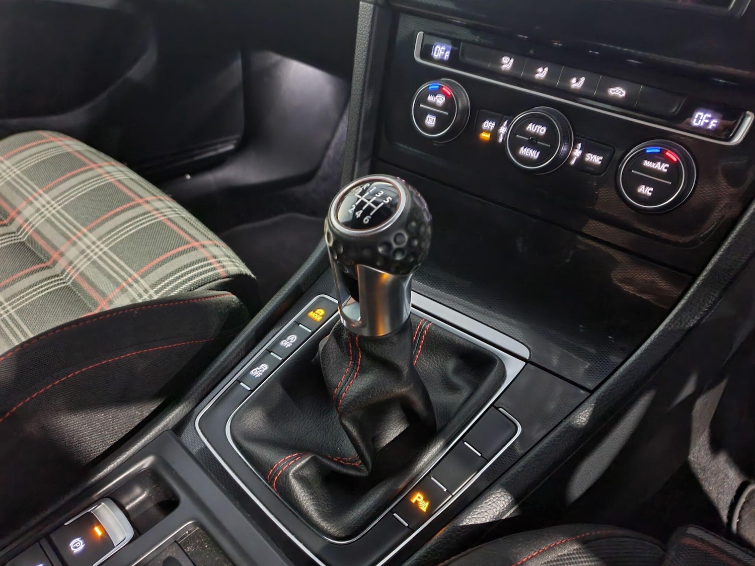 Used Volkswagen Golf 2014 for sale - 76499303: Photo 14