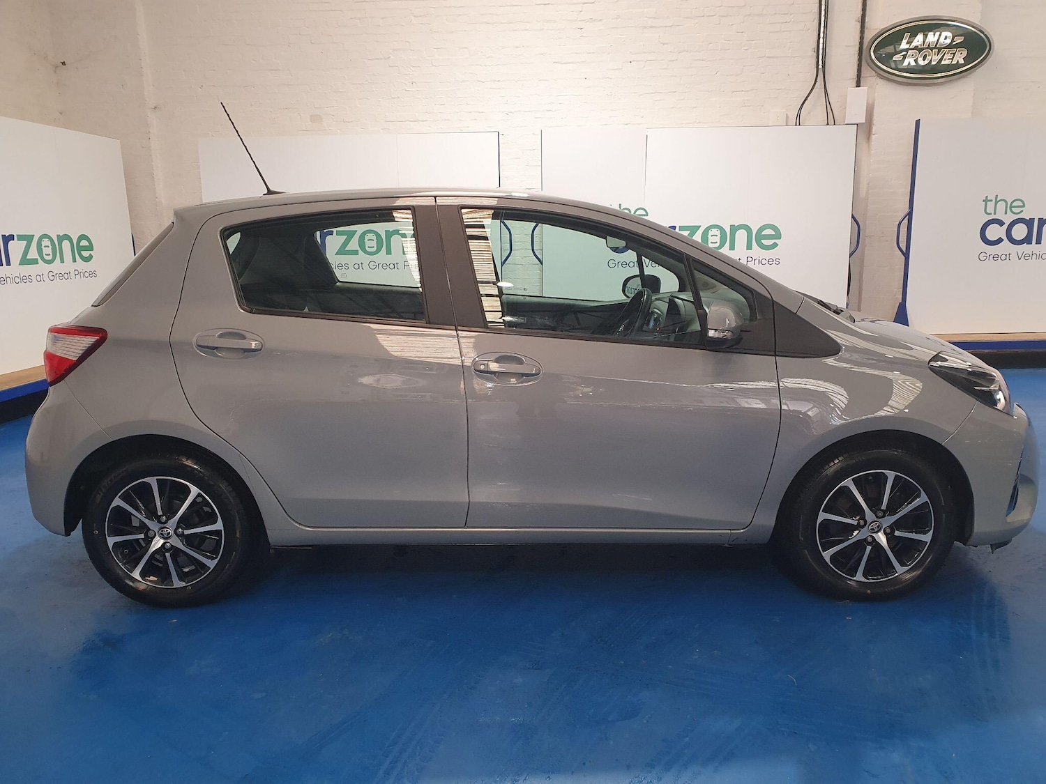 Used Toyota Yaris 2018 for sale - 76886590: Photo 2