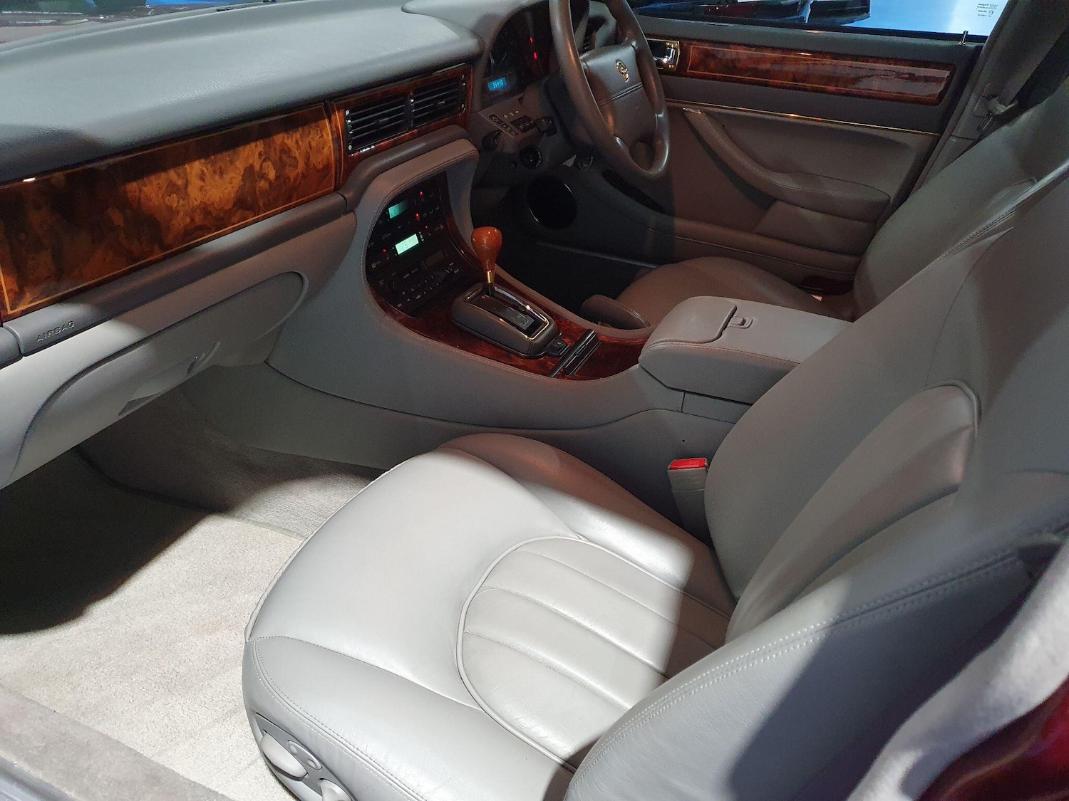 Used Jaguar XJ 2002 for sale - 77424588: Photo 18