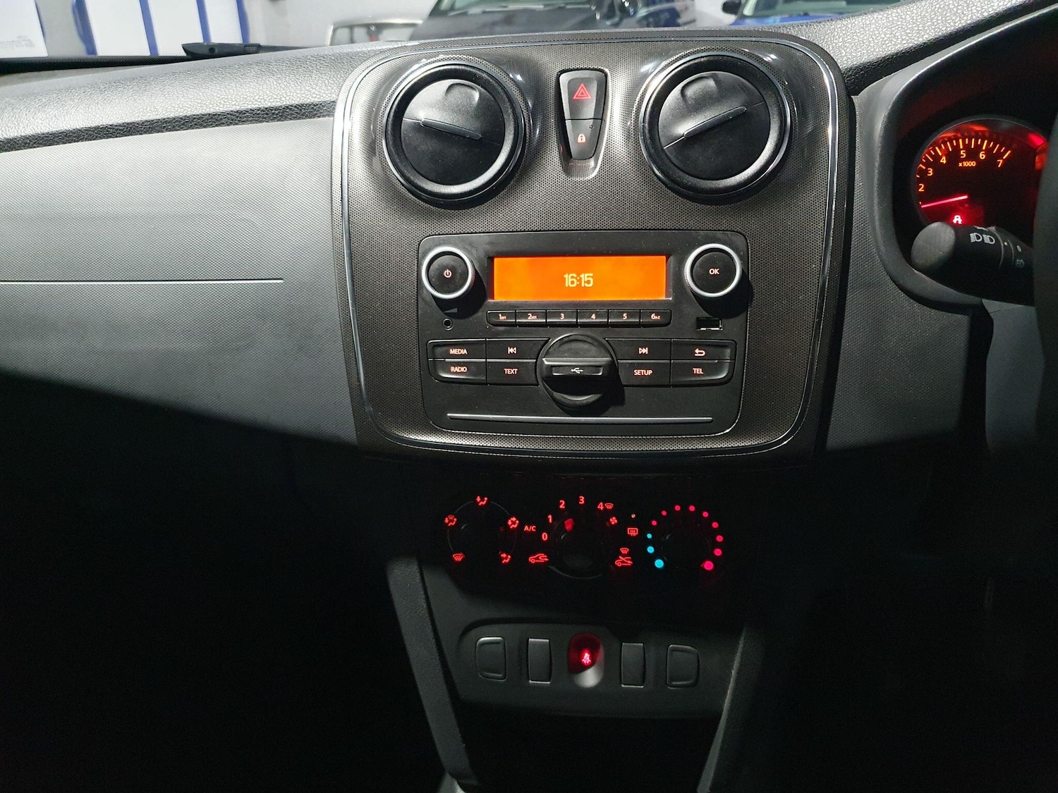 Used Dacia Sandero Stepway 2016 for sale - 76700807: Photo 11