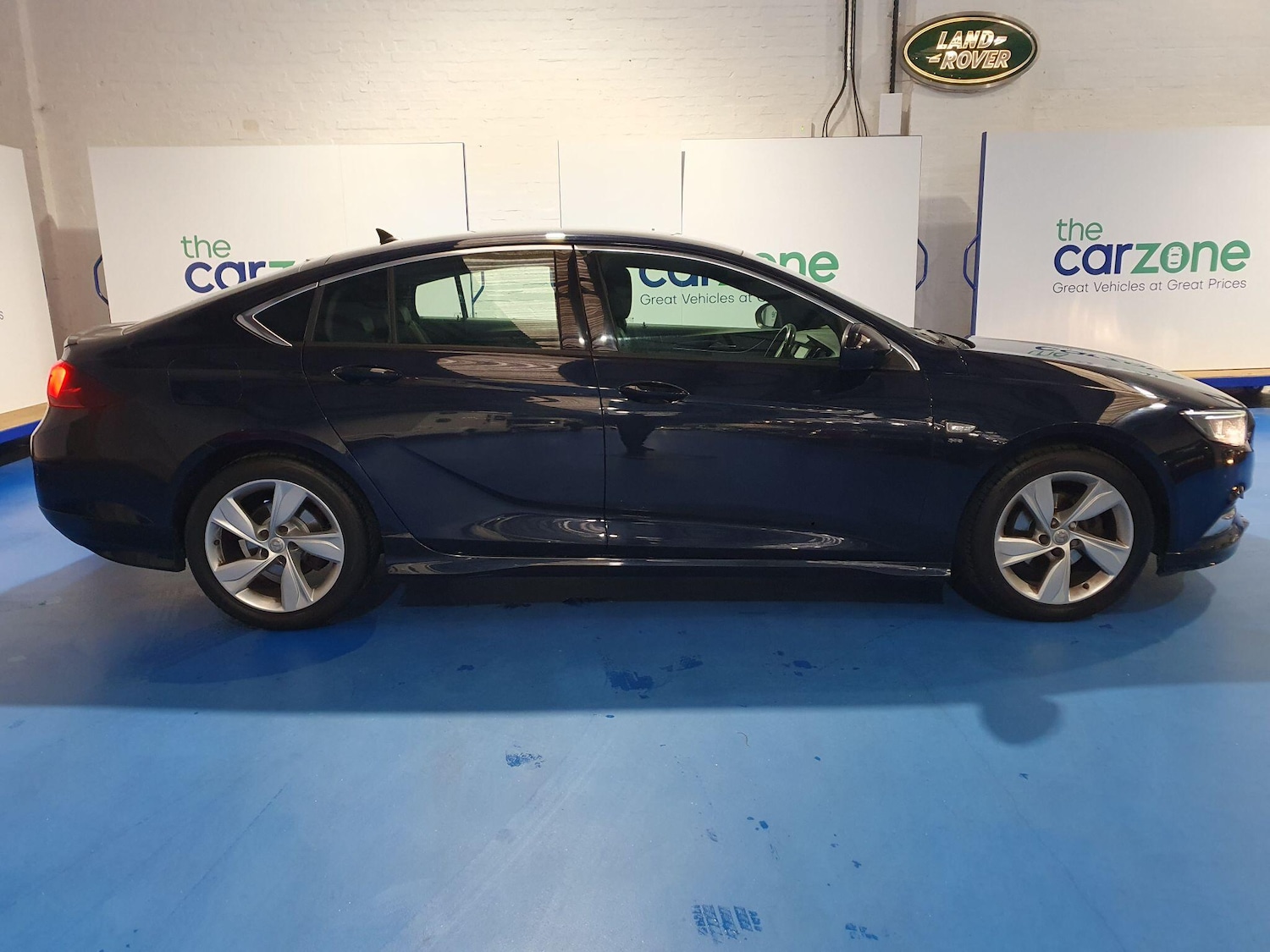 Used Vauxhall Insignia 2019 for sale - 77441256: Photo 2