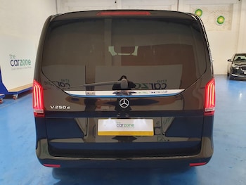 Used Mercedes-Benz V-Class 2016 for sale - 76408448: Photo