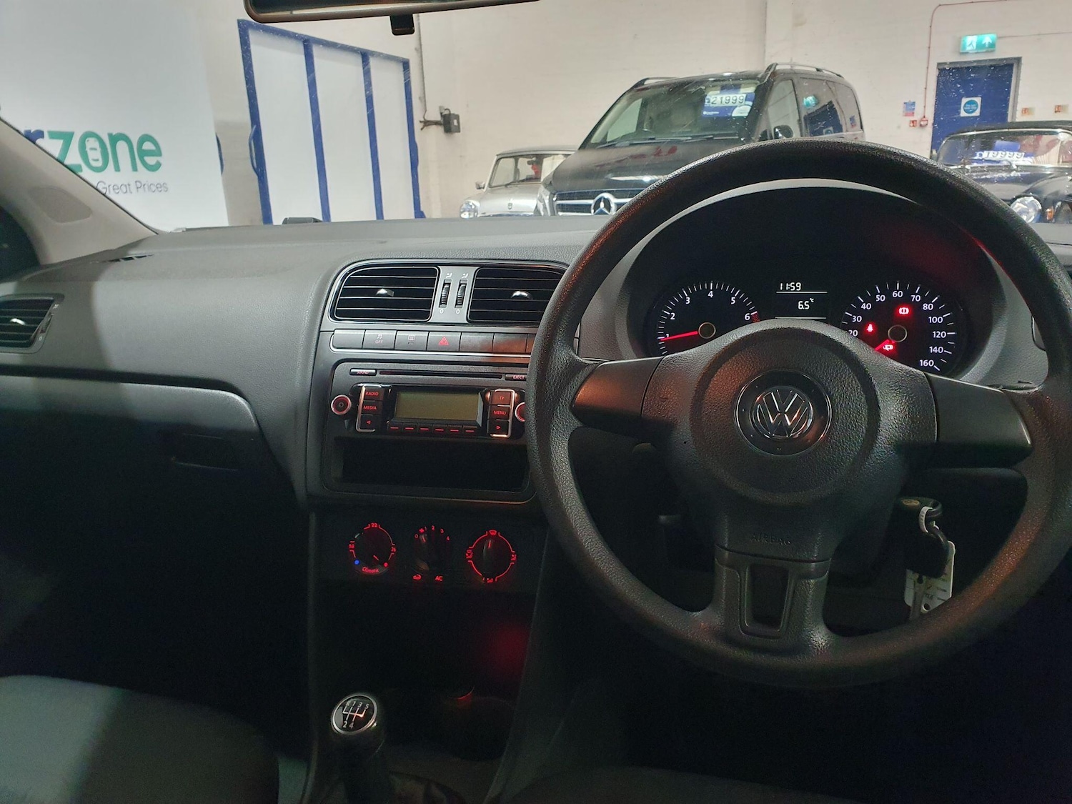 Used Volkswagen Polo 2010 for sale - 77229370: Photo 9