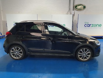 Used Hyundai i20 2017 for sale - 76898761: Photo