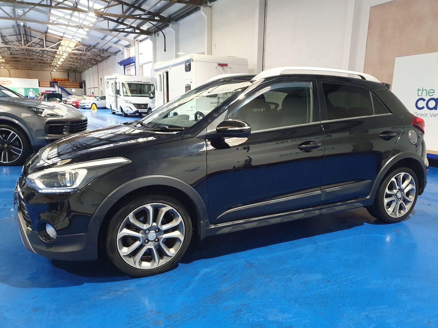 Used Hyundai i20 2017 for sale - 76898761: Photo 8