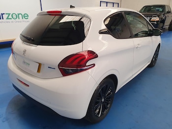 Used Peugeot 208 2017 for sale - 78275240: Photo