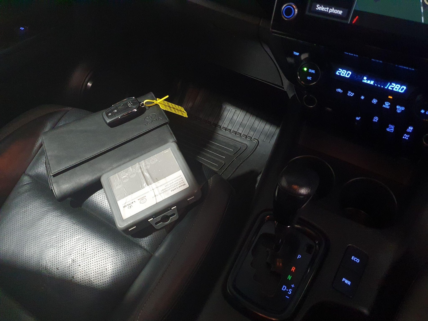 Used Toyota Hilux 2023 for sale - 77073857: Photo 14