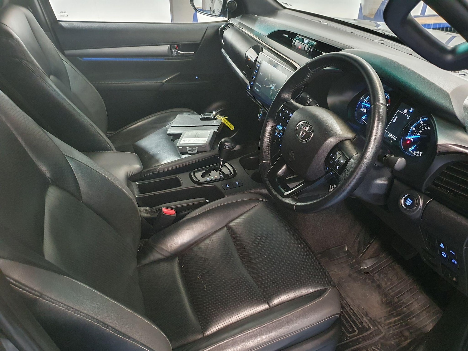 Used Toyota Hilux 2023 for sale - 77073857: Photo 9