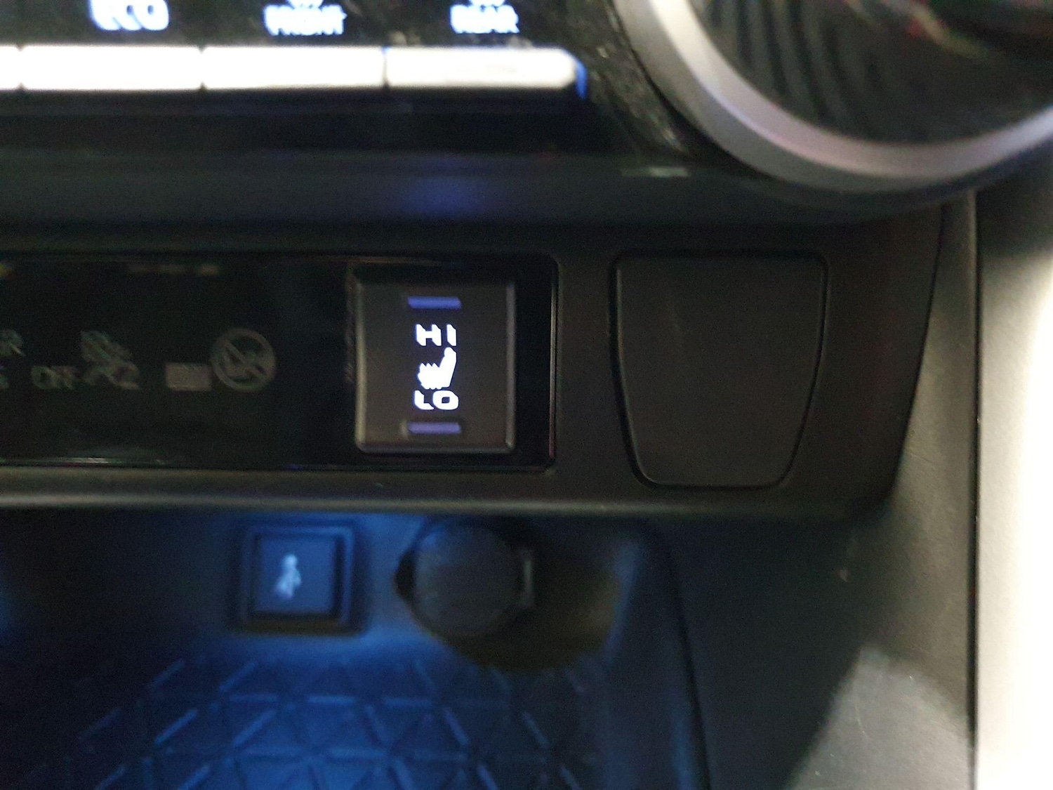 Used Toyota RAV4 2021 for sale - 76765717: Photo 13