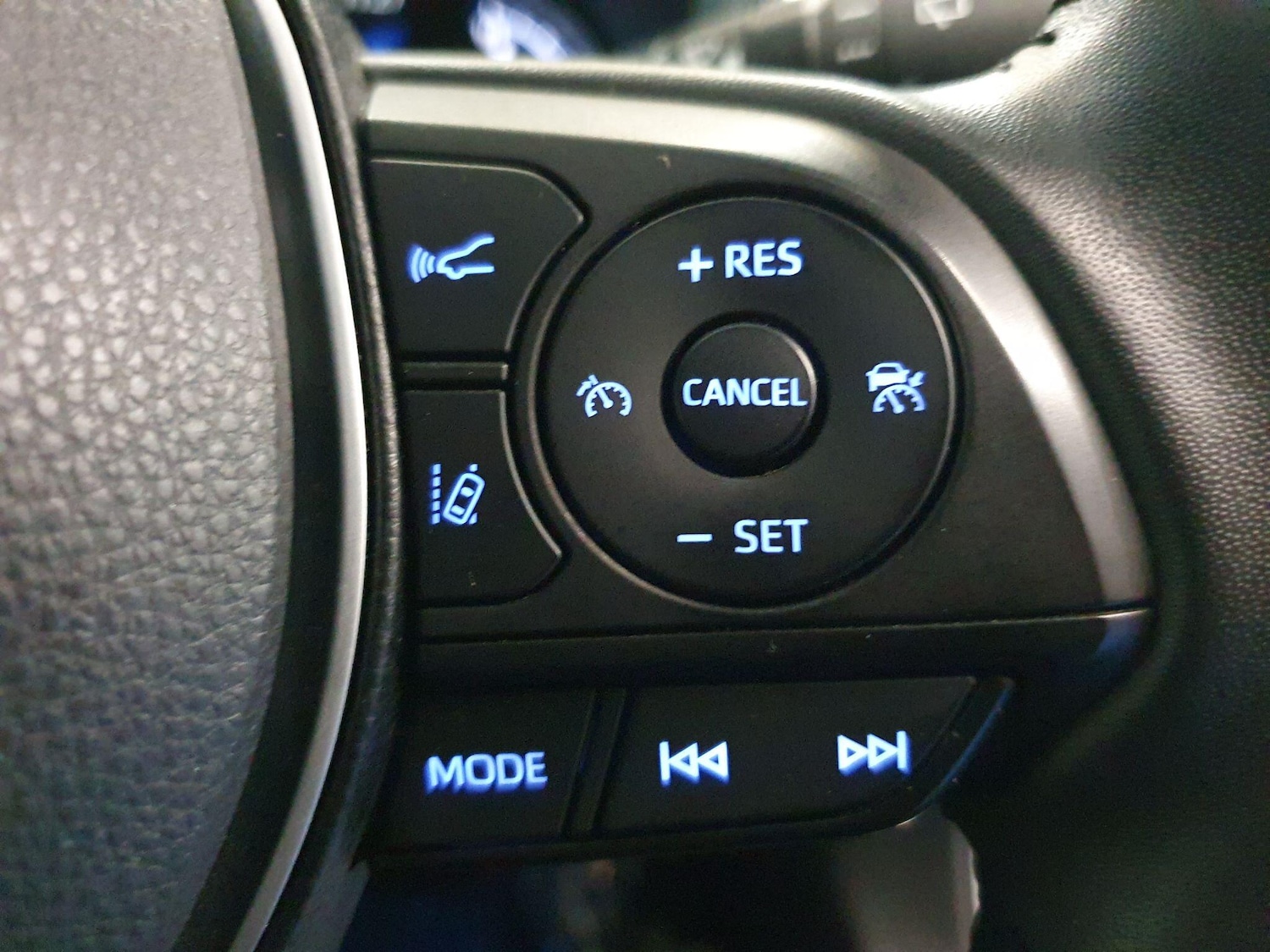 Used Toyota RAV4 2021 for sale - 76765717: Photo 14