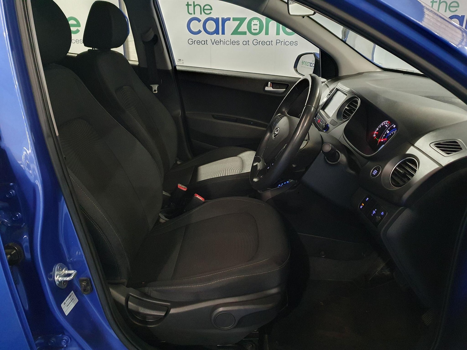 Used Hyundai i10 2018 for sale - 76498517: Photo 9