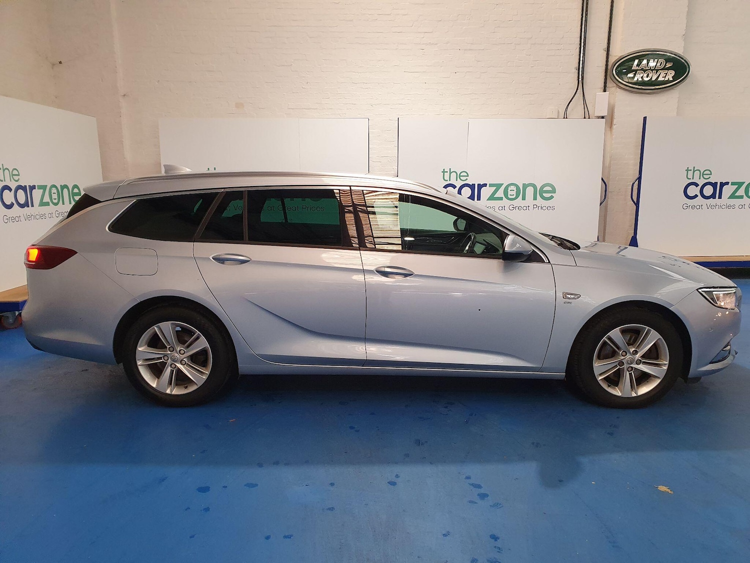Used Vauxhall Insignia 2018 for sale - 76727205: Photo 2