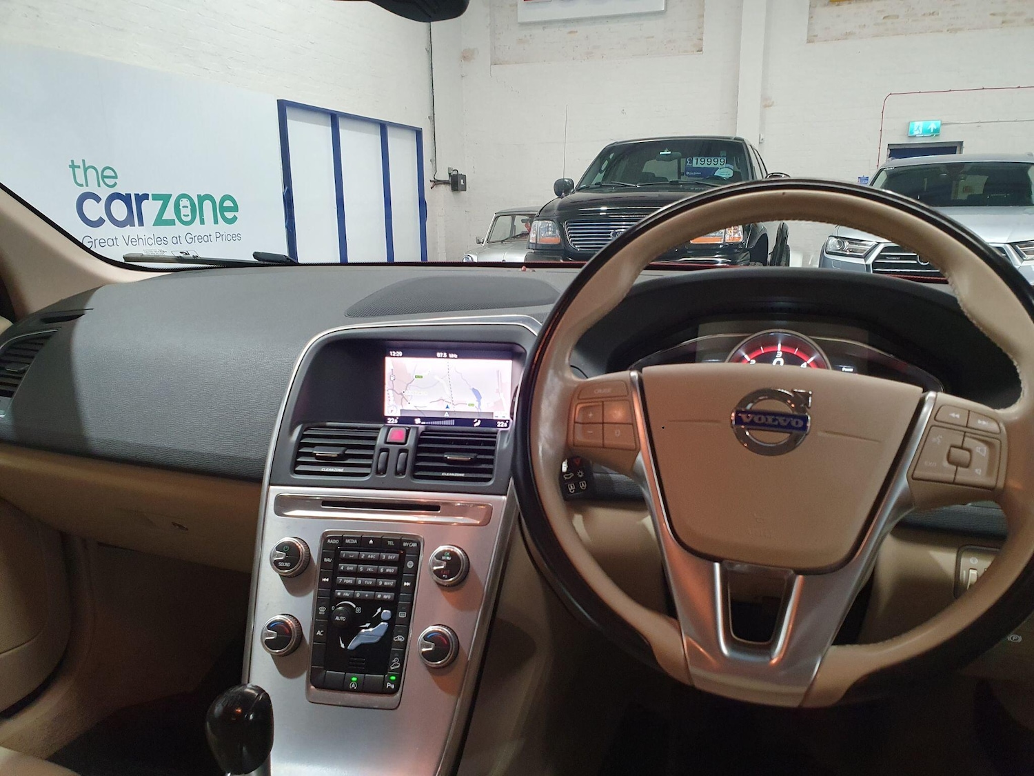 Used Volvo XC60 2017 for sale - 78185368: Photo 12