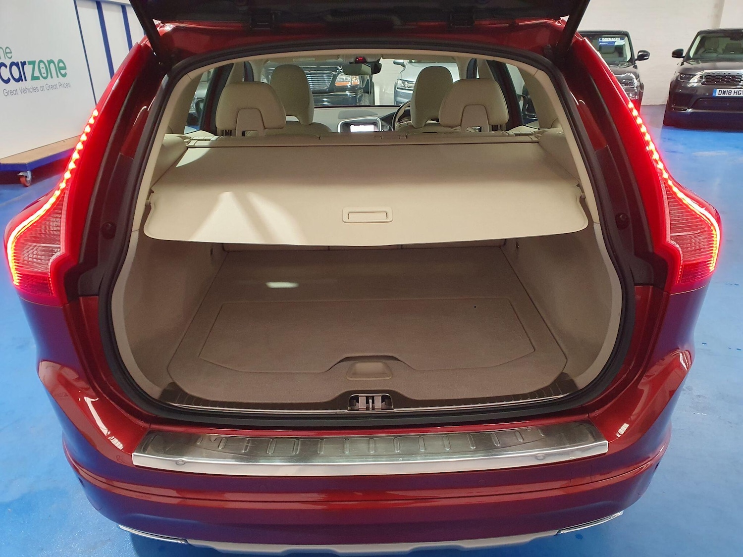 Used Volvo XC60 2017 for sale - 78185368: Photo 14