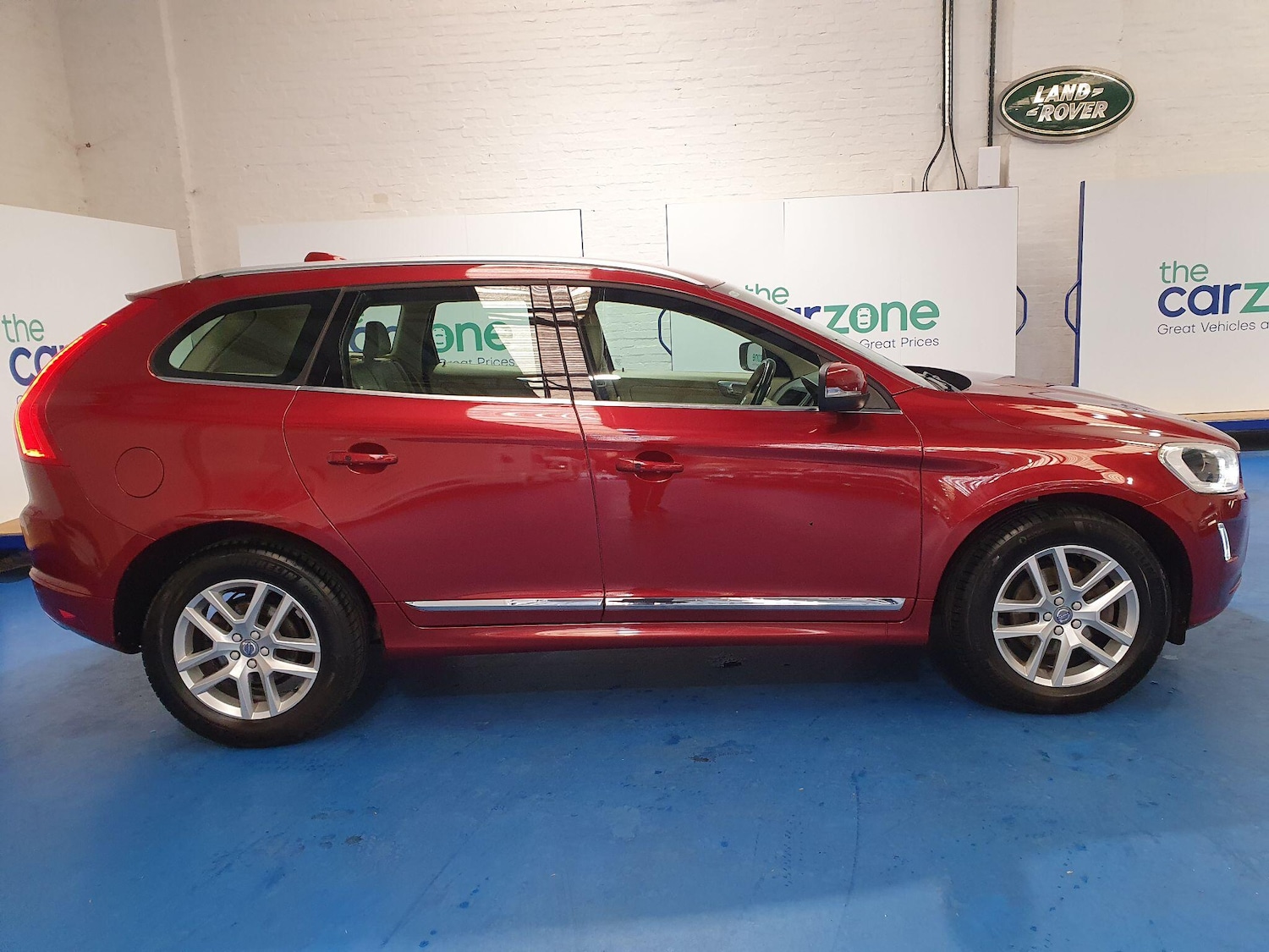 Used Volvo XC60 2017 for sale - 78185368: Photo 2