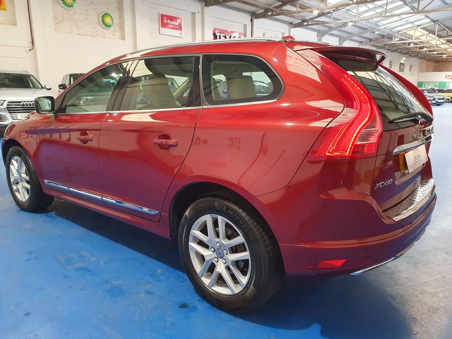 Used Volvo XC60 2017 for sale - 78185368: Photo 5