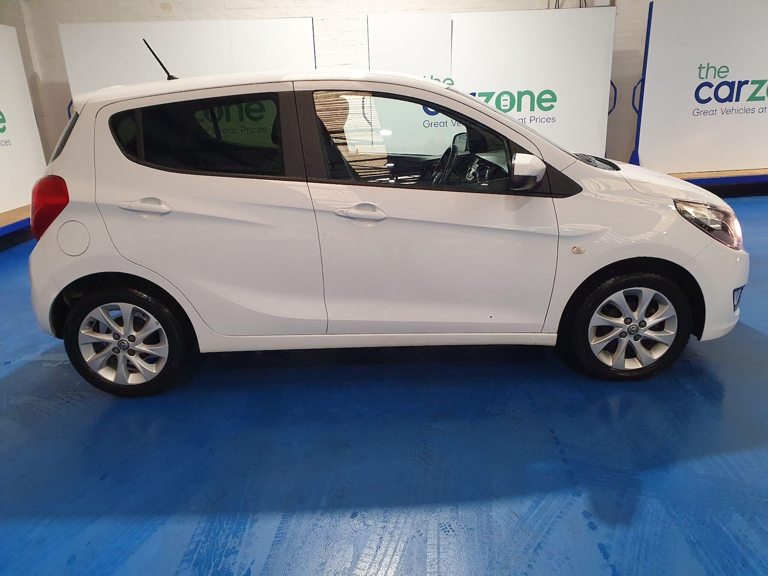 Used Vauxhall Viva 2016 for sale - 77174904: Photo 2