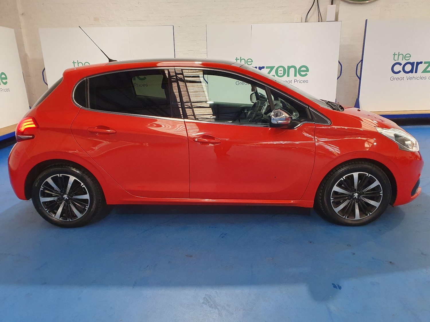 Used Peugeot 208 2018 for sale - 78204510: Photo 2