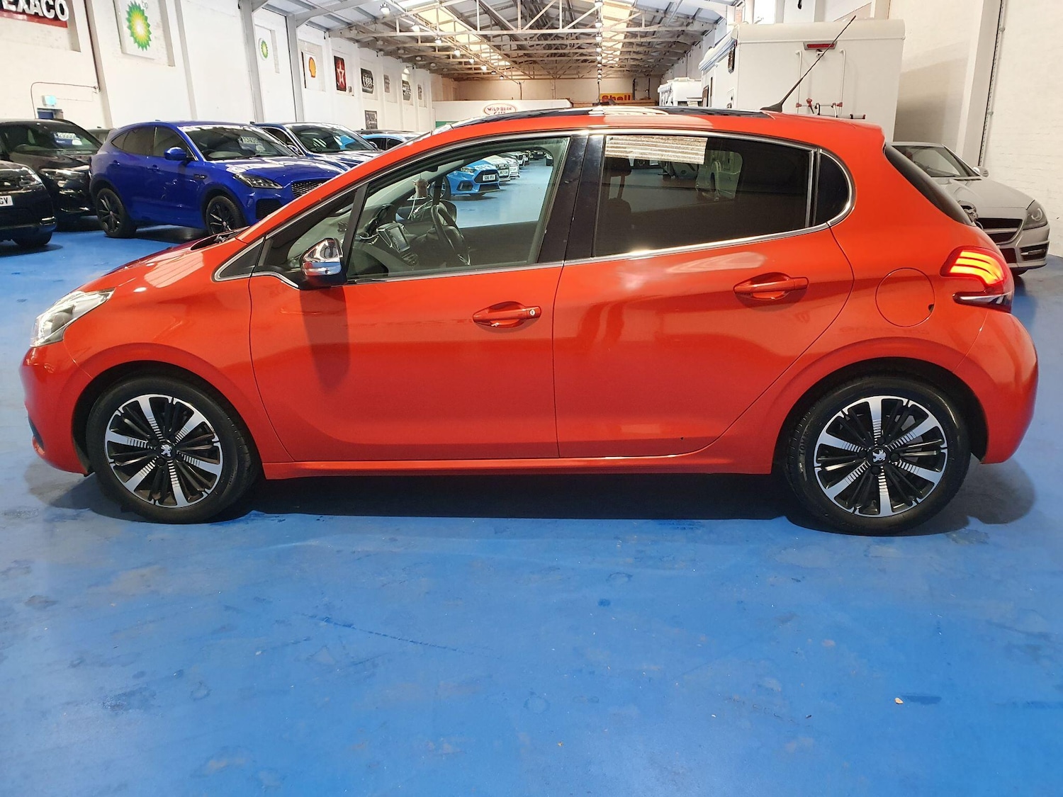 Used Peugeot 208 2018 for sale - 78204510: Photo 6